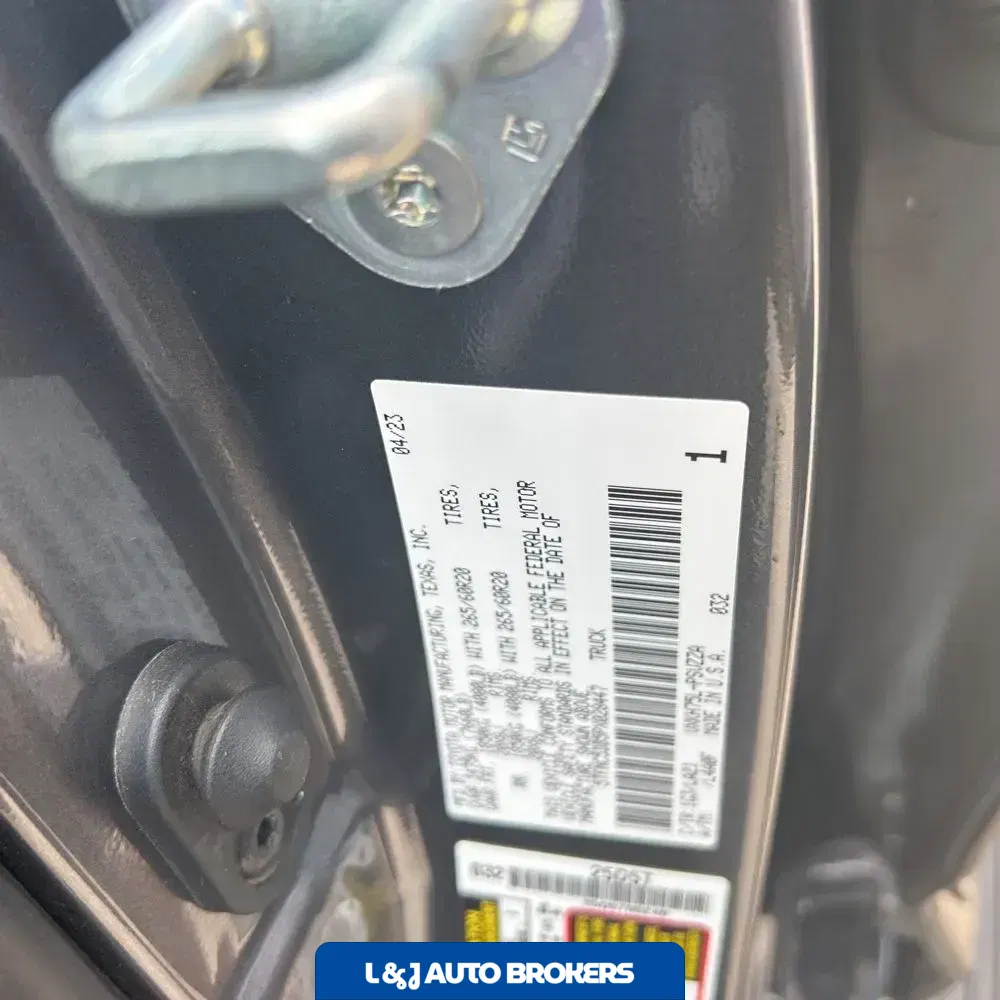 2023 Toyota Tundra Platinum HV