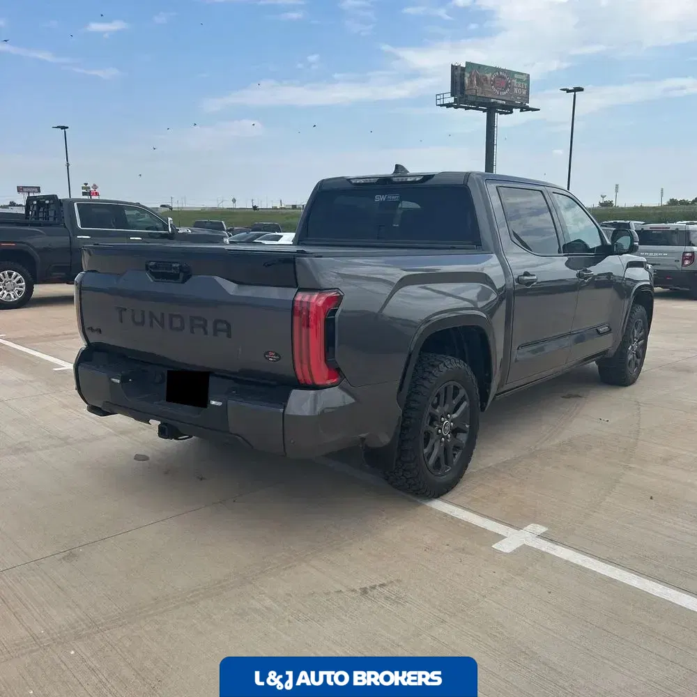 2023 Toyota Tundra Platinum HV
