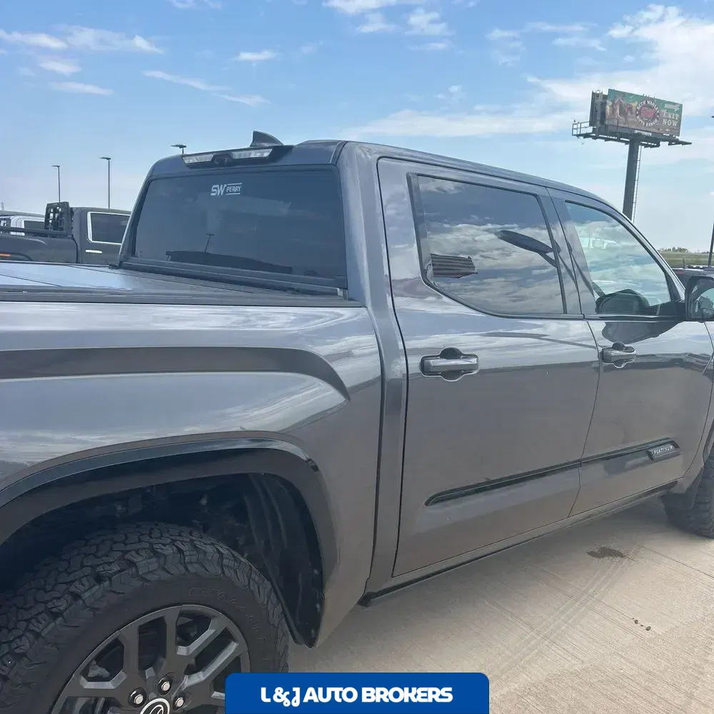 2023 Toyota Tundra Platinum HV