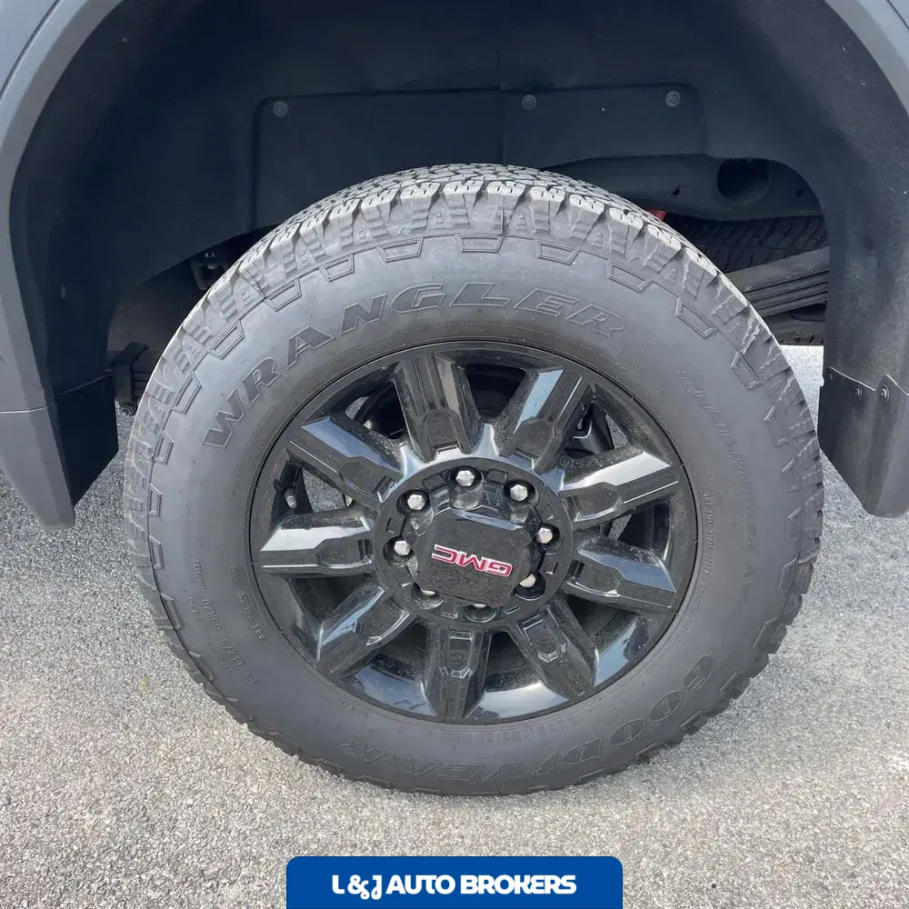 2025 GMC Sierra 2500HD AT4