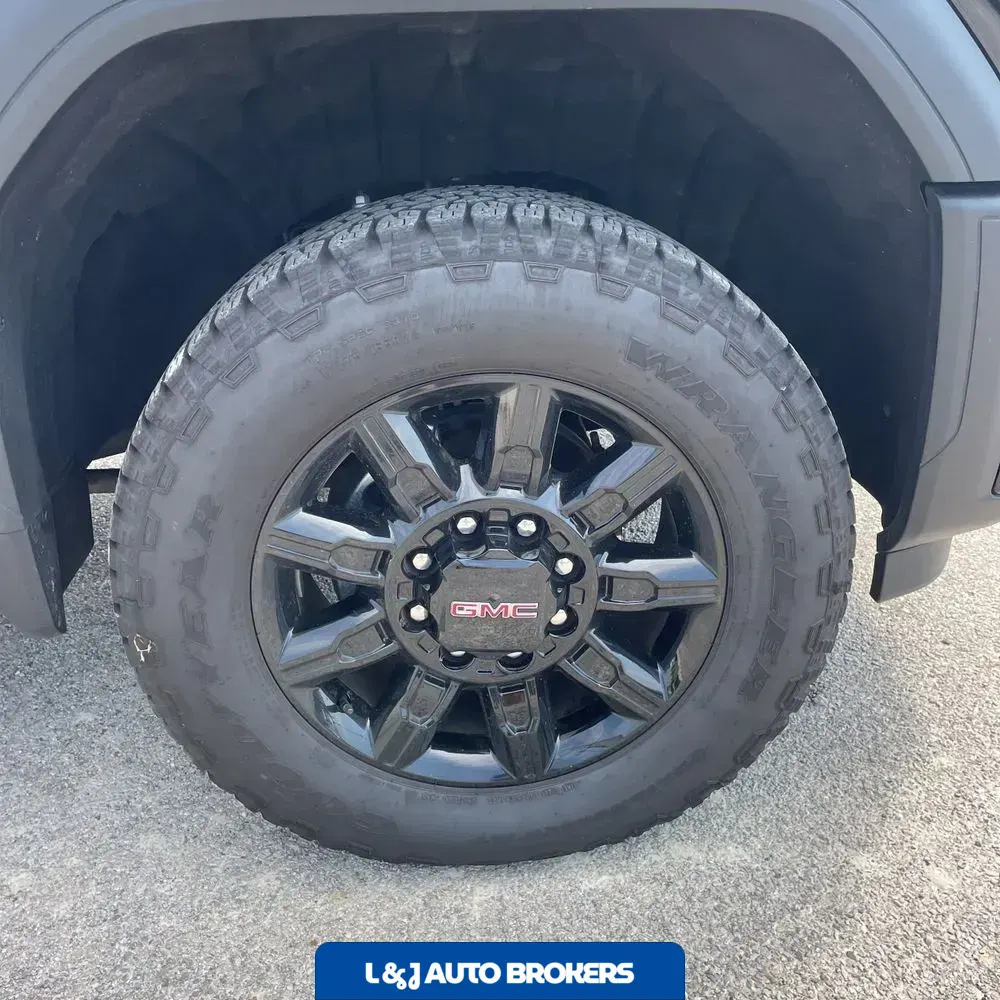 2025 GMC Sierra 2500HD AT4