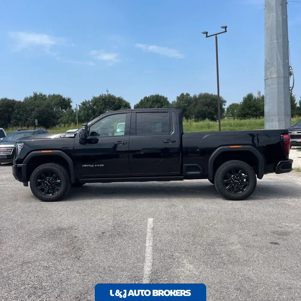 2025 GMC Sierra 2500HD AT4
