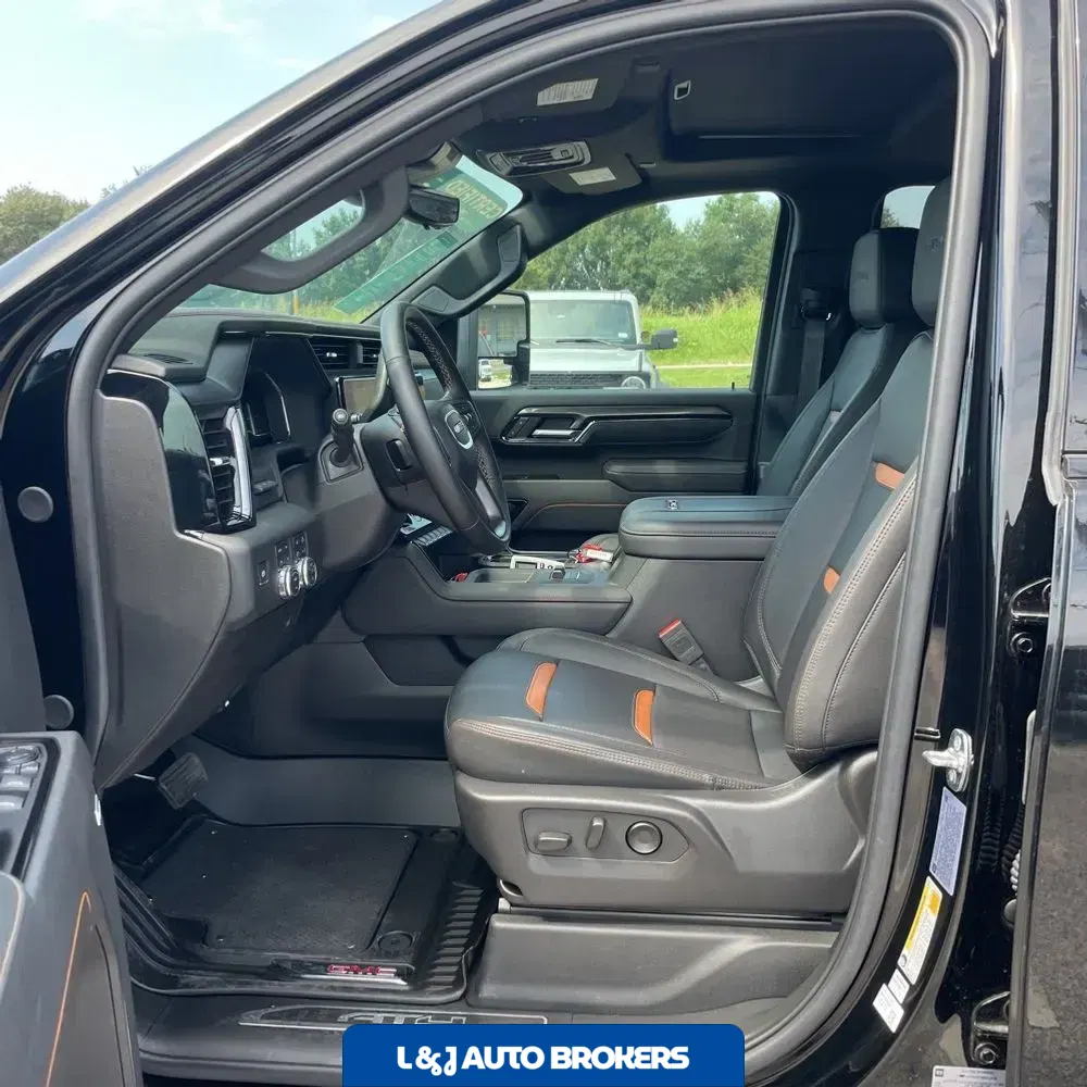 2025 GMC Sierra 2500HD AT4