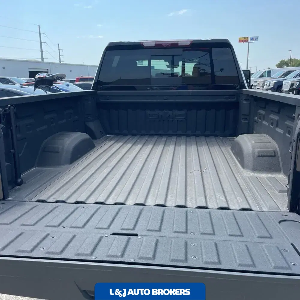 2025 GMC Sierra 2500HD AT4