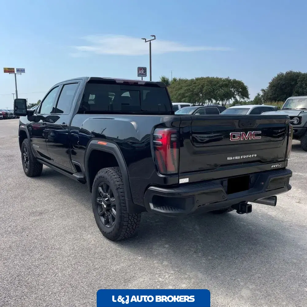 2025 GMC Sierra 2500HD AT4