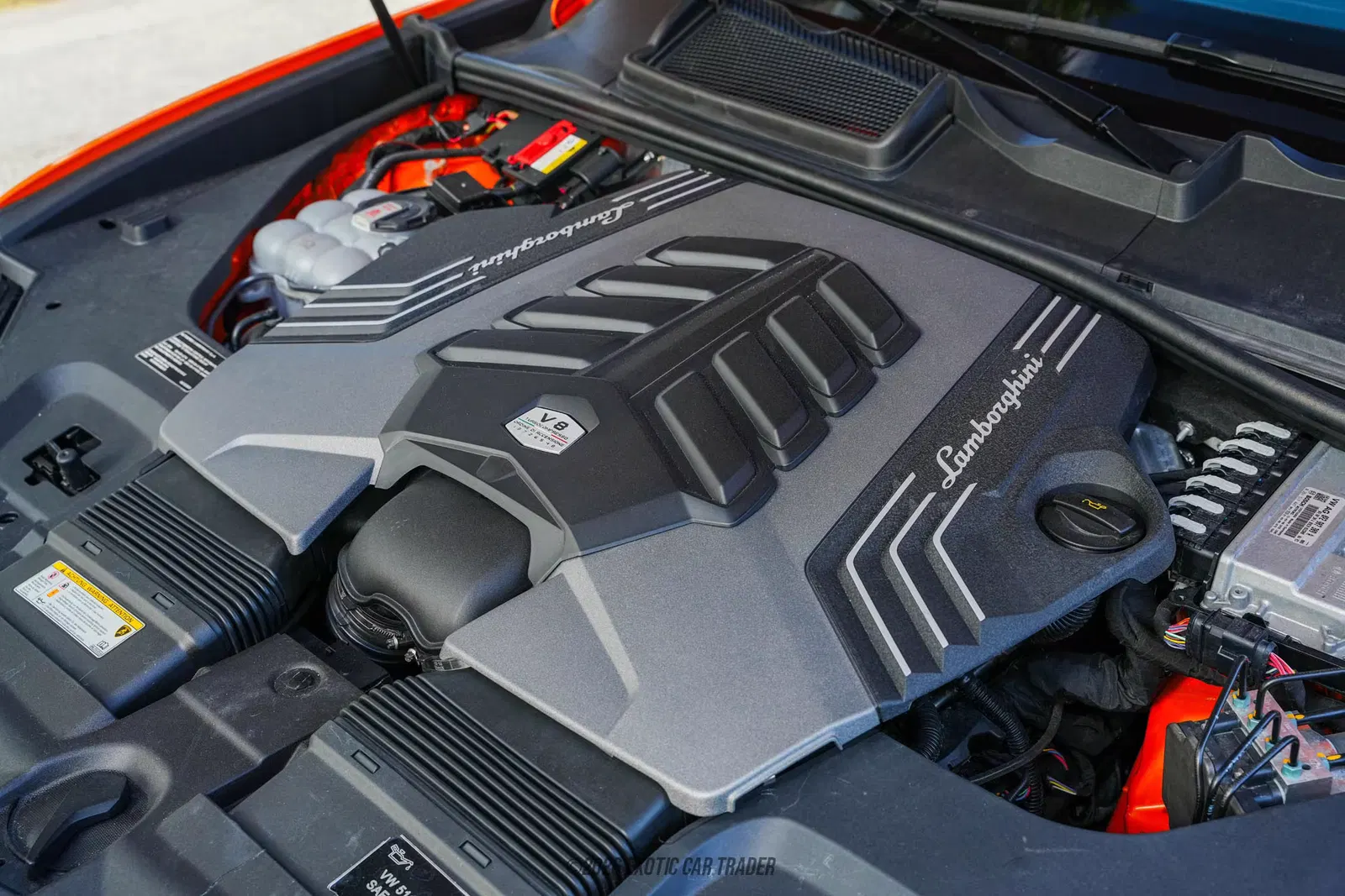 2022 Lamborghini Urus Pearl Capsule