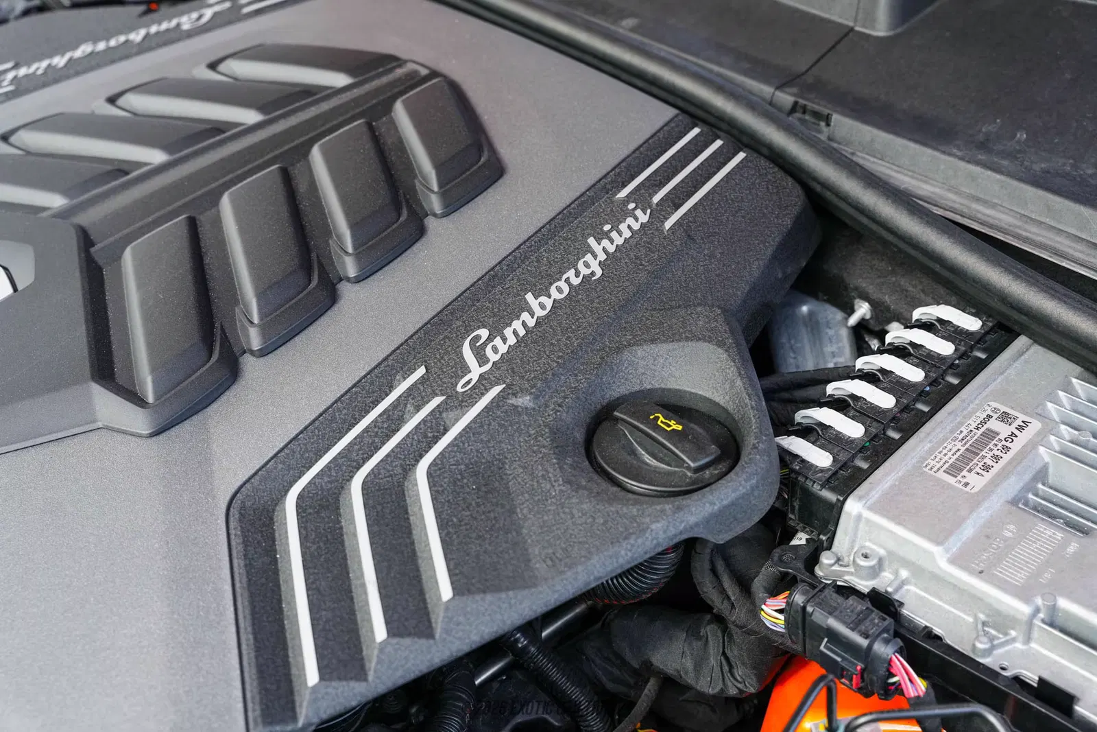 2022 Lamborghini Urus Pearl Capsule