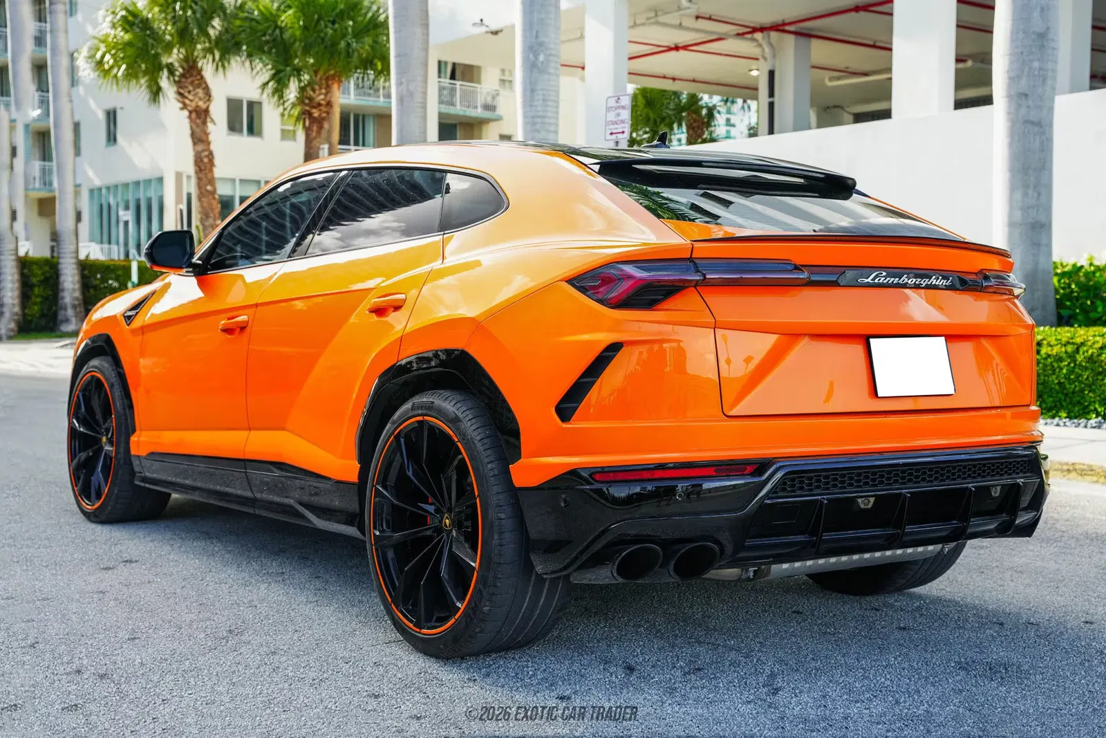 2022 Lamborghini Urus Pearl Capsule