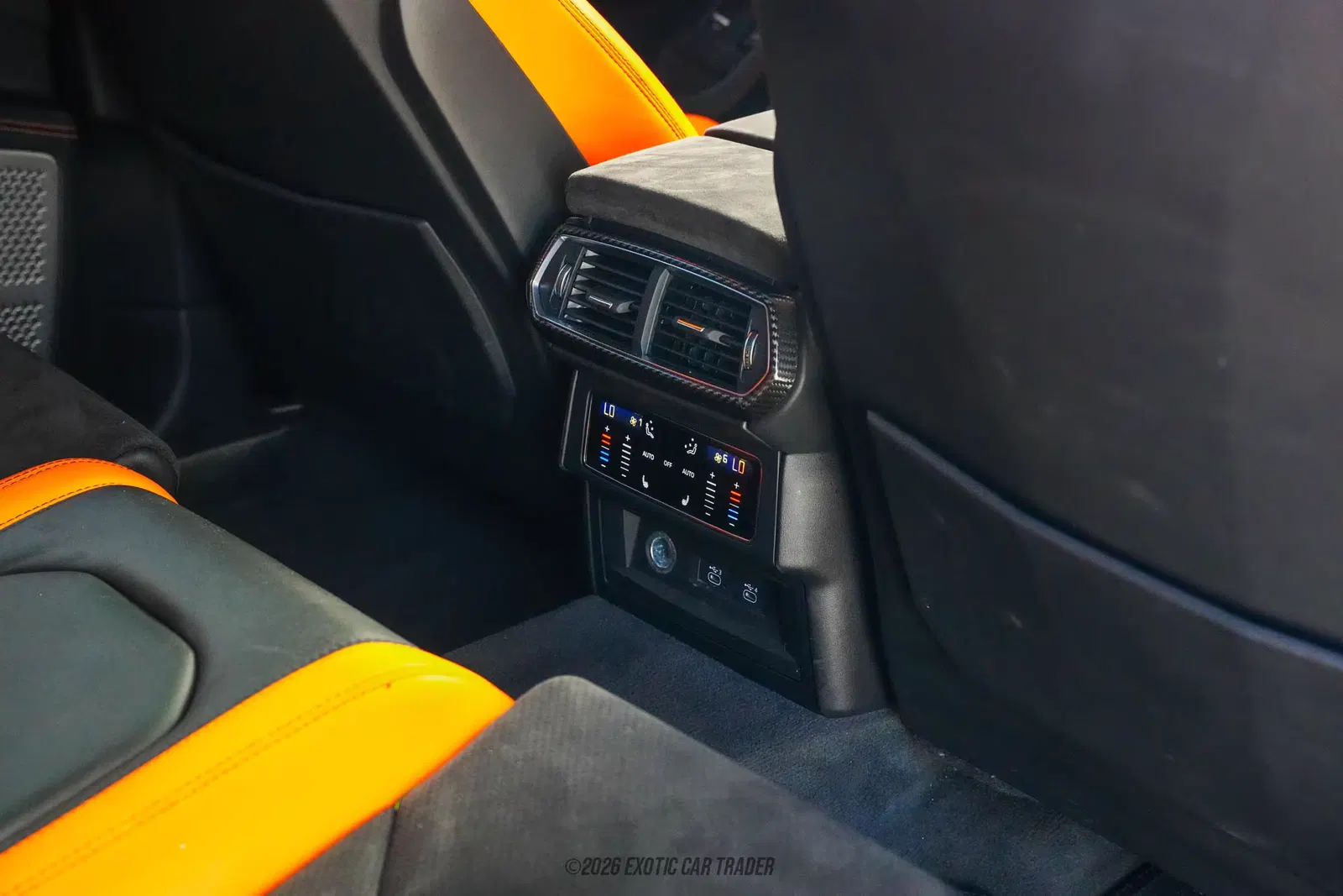 2022 Lamborghini Urus Pearl Capsule
