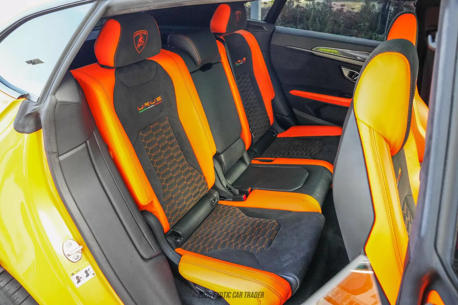 2022 Lamborghini Urus Pearl Capsule