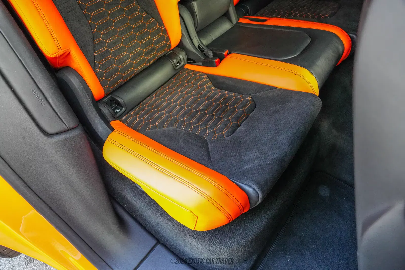 2022 Lamborghini Urus Pearl Capsule