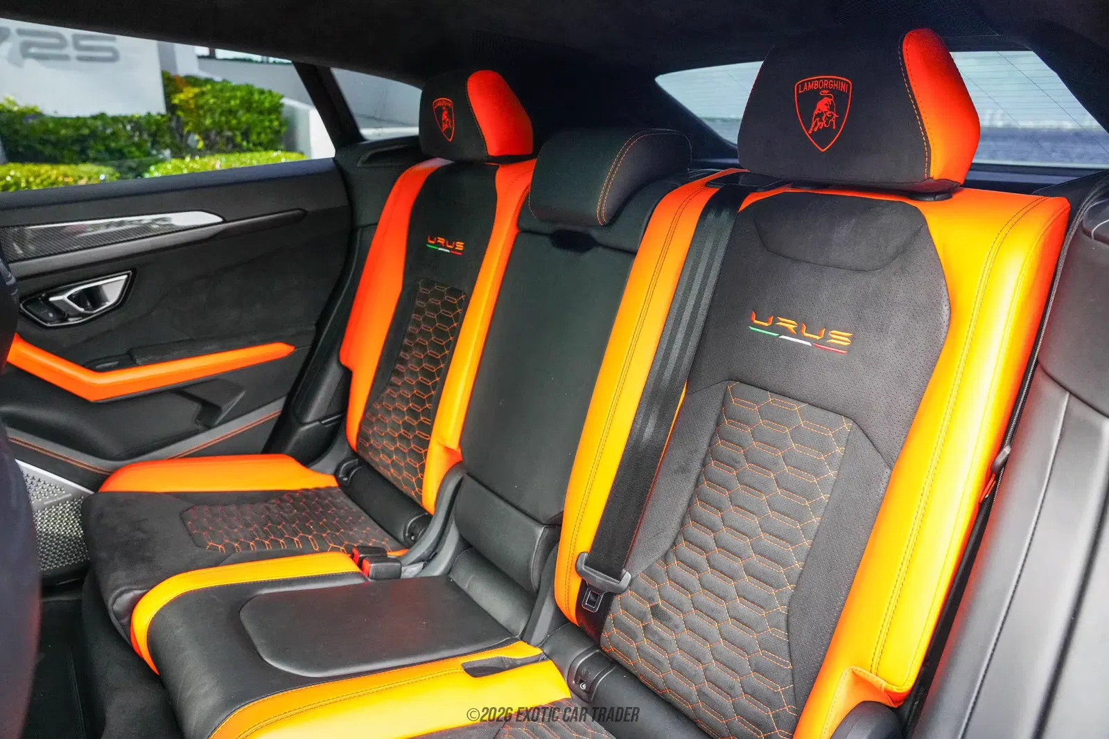 2022 Lamborghini Urus Pearl Capsule