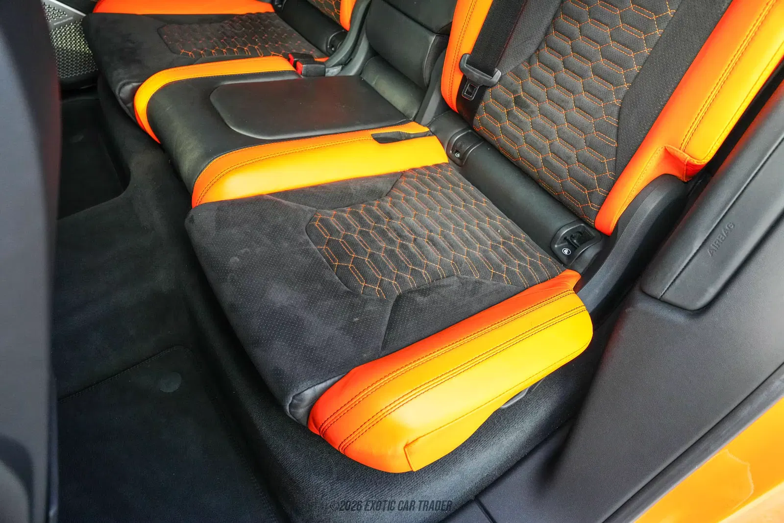 2022 Lamborghini Urus Pearl Capsule
