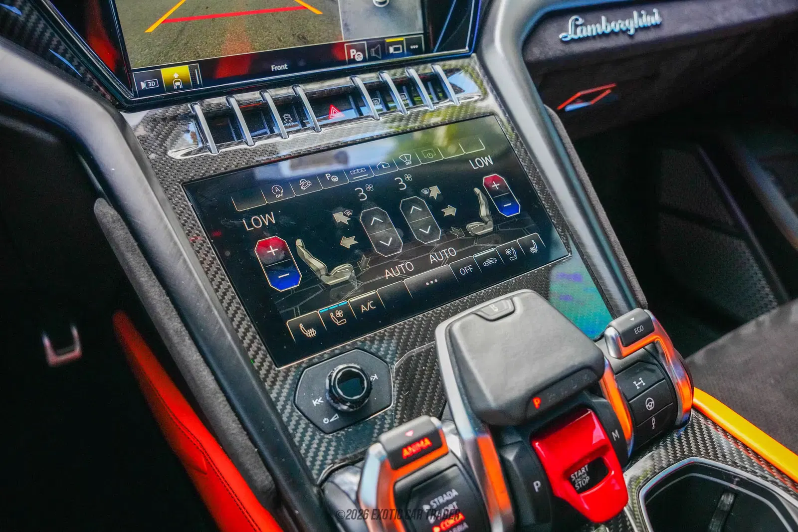 2022 Lamborghini Urus Pearl Capsule