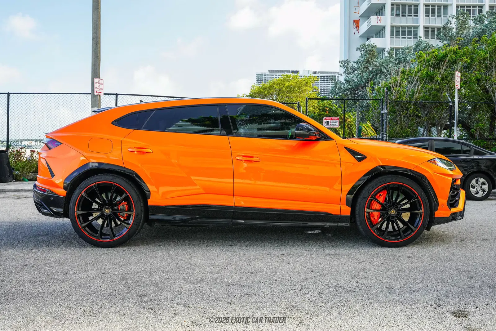 2022 Lamborghini Urus Pearl Capsule