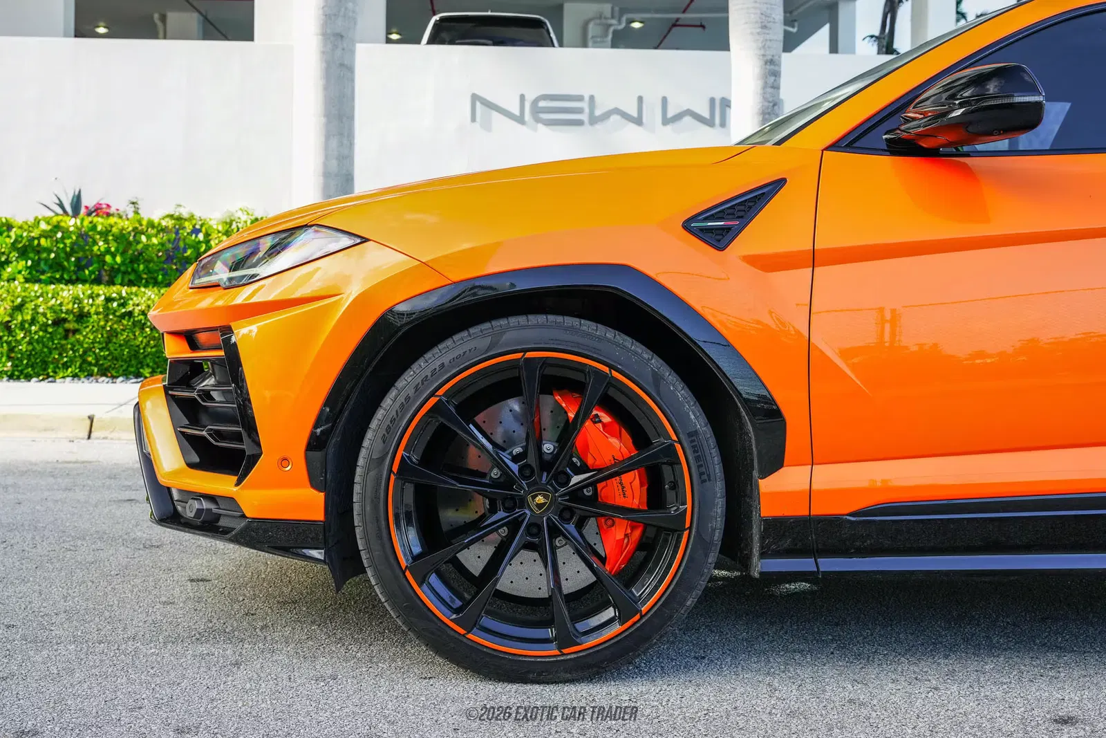 2022 Lamborghini Urus Pearl Capsule