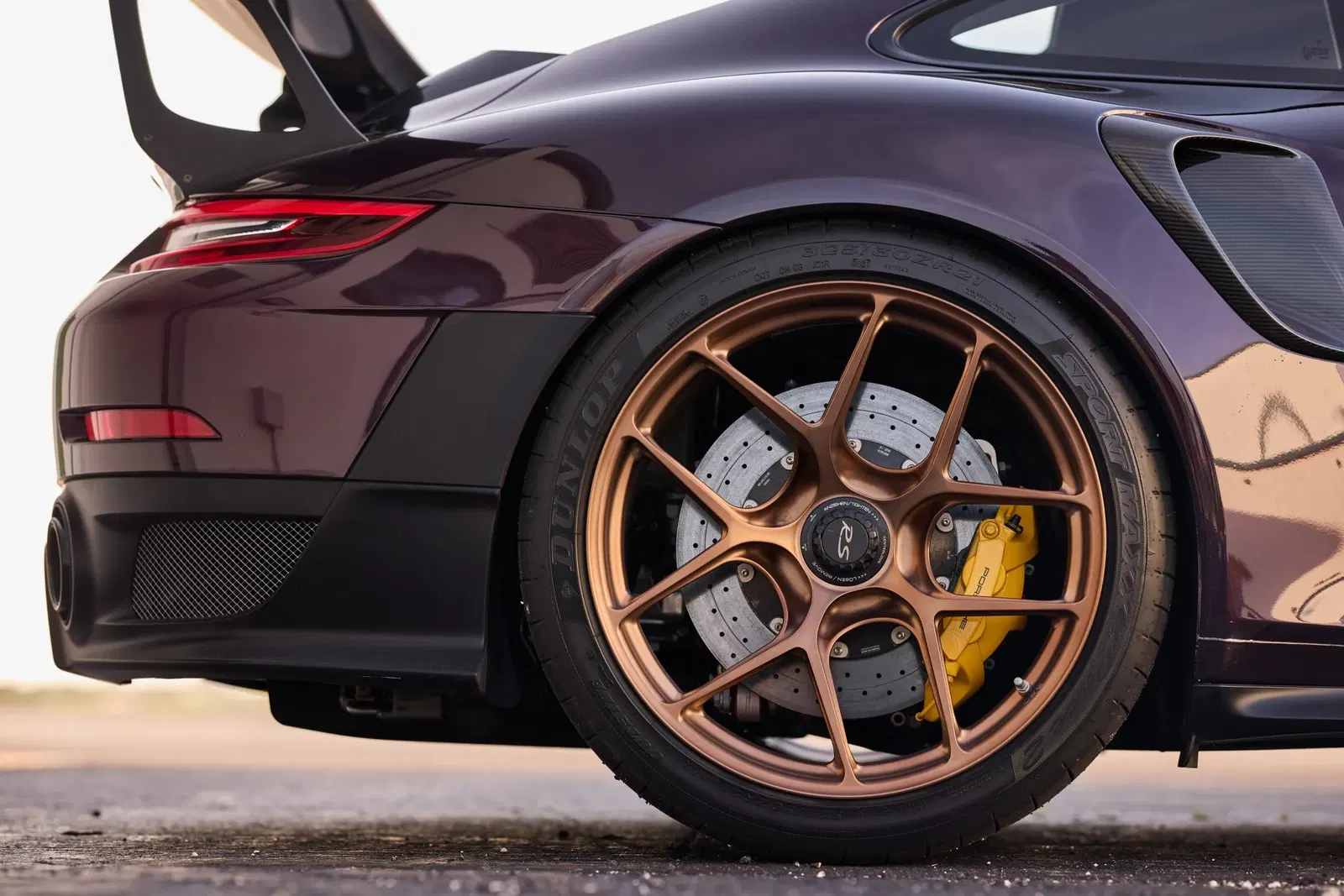 2018 Porsche 911 GT2 RS Weissach