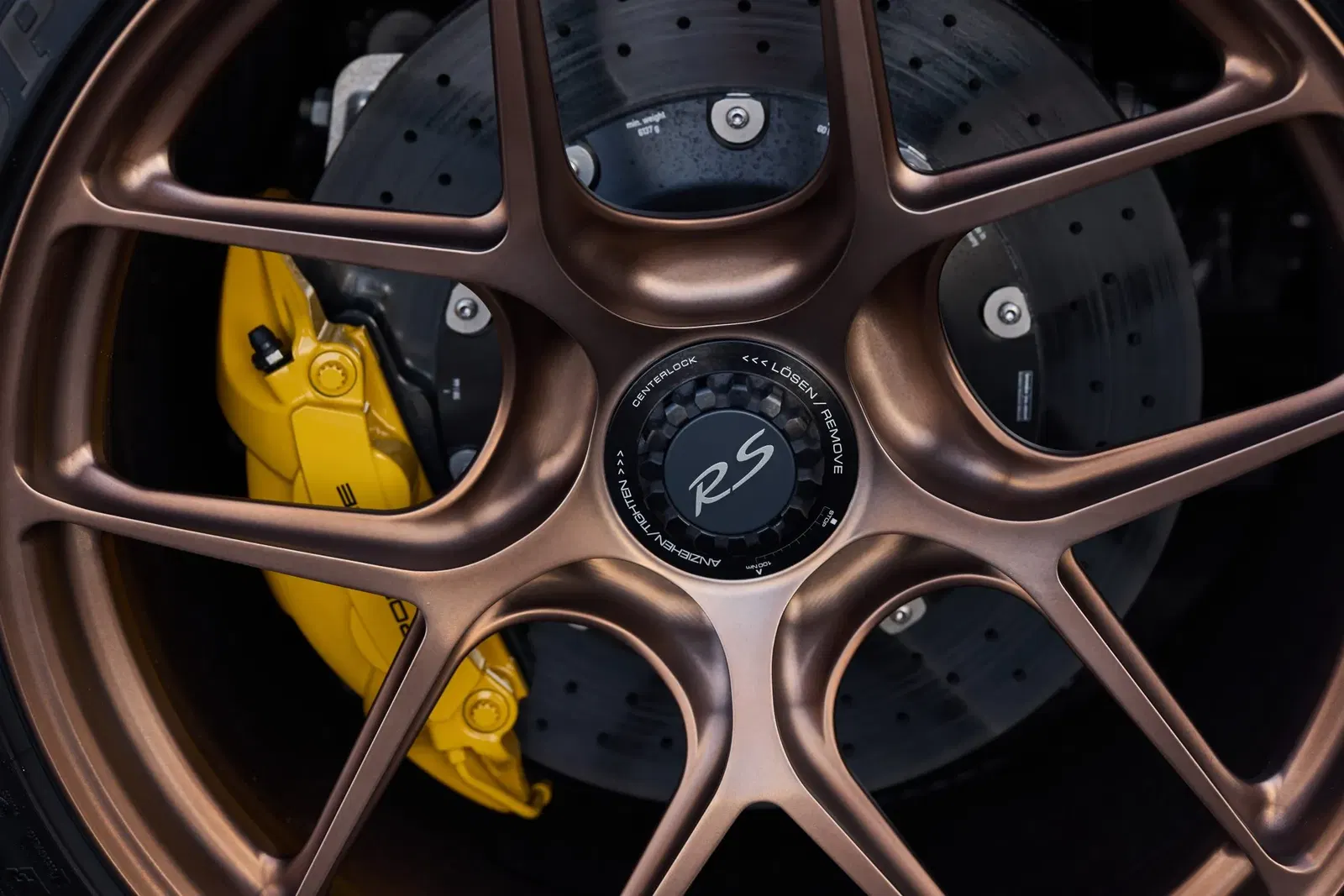 2018 Porsche 911 GT2 RS Weissach