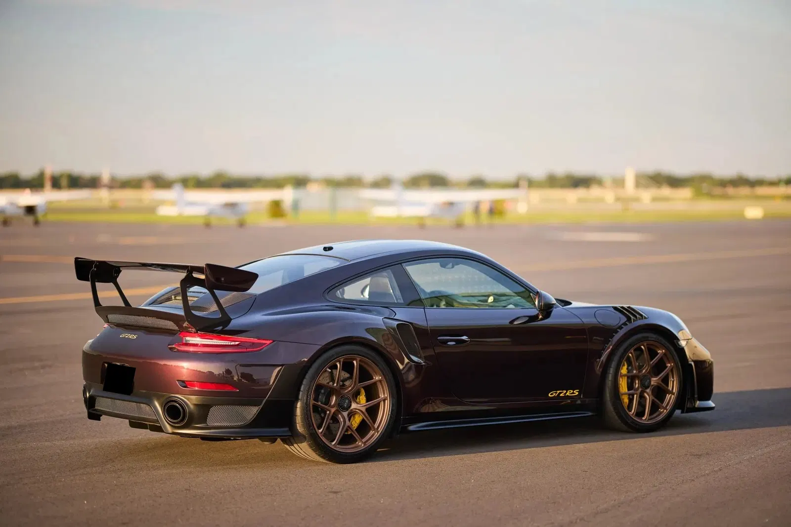 2018 Porsche 911 GT2 RS Weissach