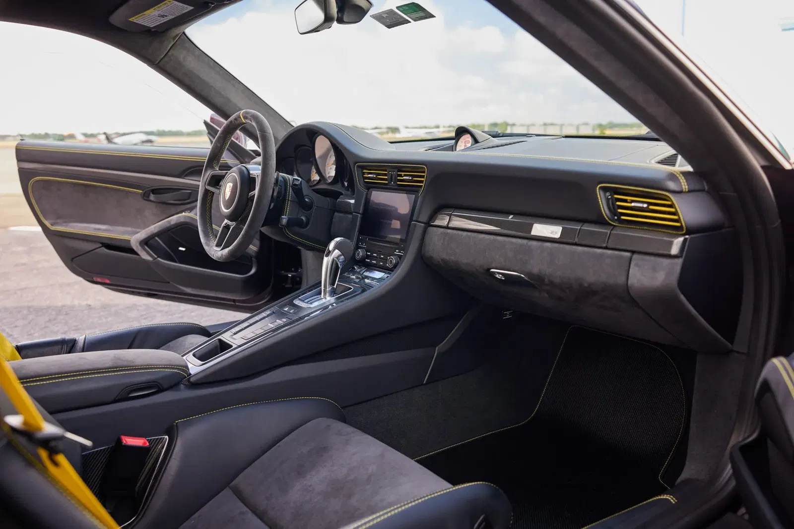 2018 Porsche 911 GT2 RS Weissach