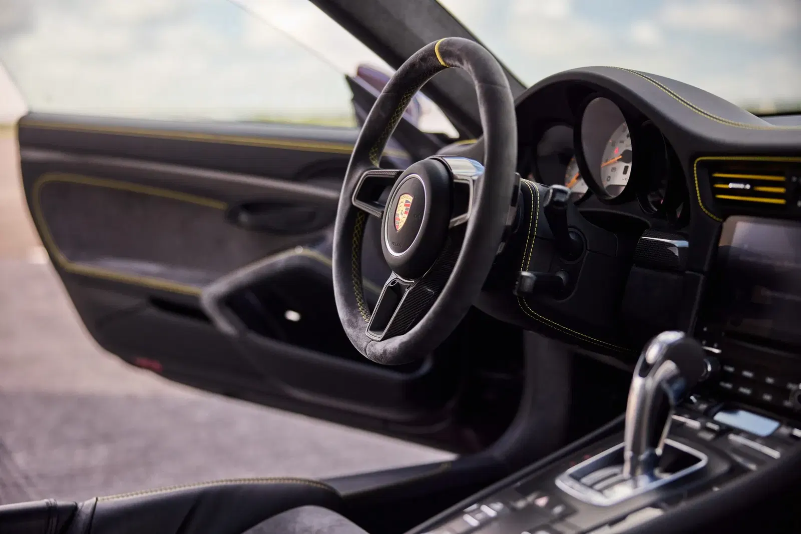2018 Porsche 911 GT2 RS Weissach