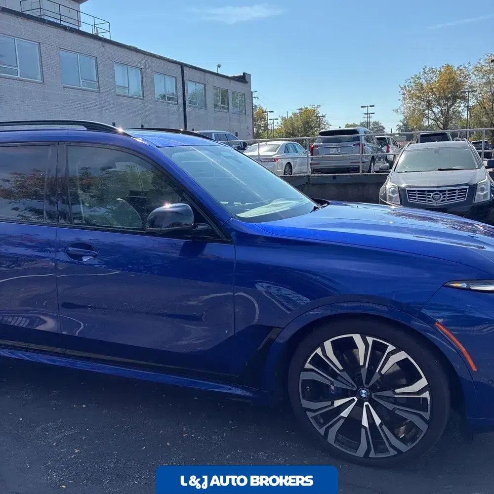 2024 BMW X7 M60i