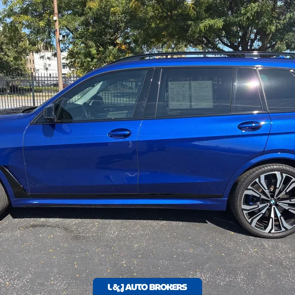 2024 BMW X7 M60i