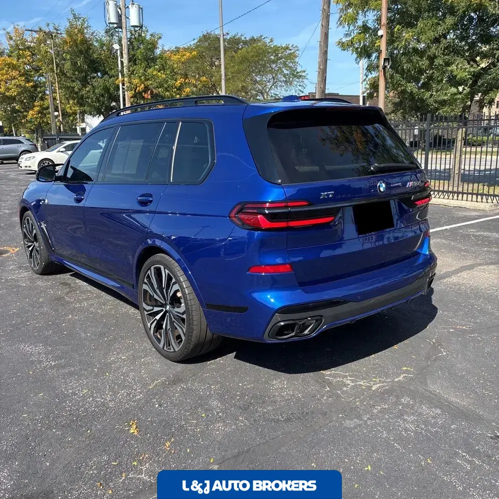 2024 BMW X7 M60i