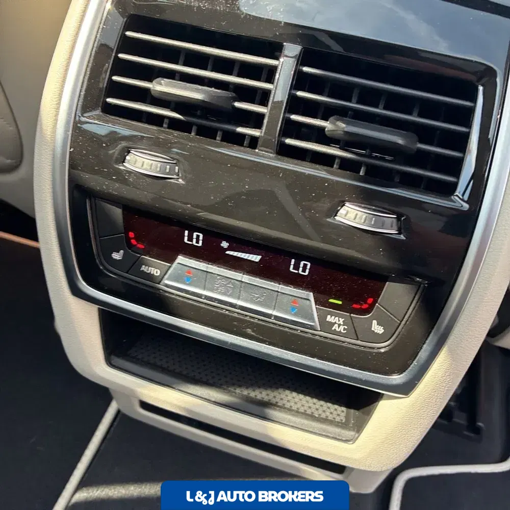 2024 BMW X7 M60i