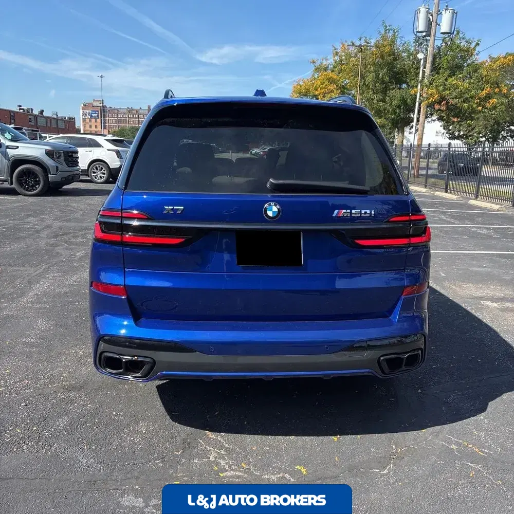 2024 BMW X7 M60i