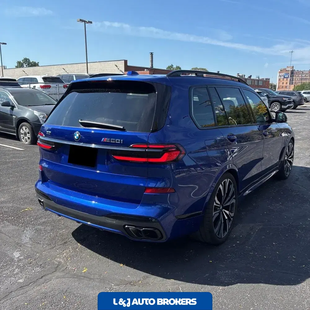 2024 BMW X7 M60i