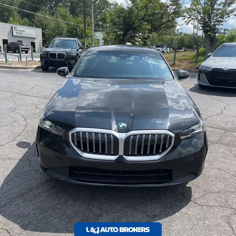 2025 BMW 5-Series 530i