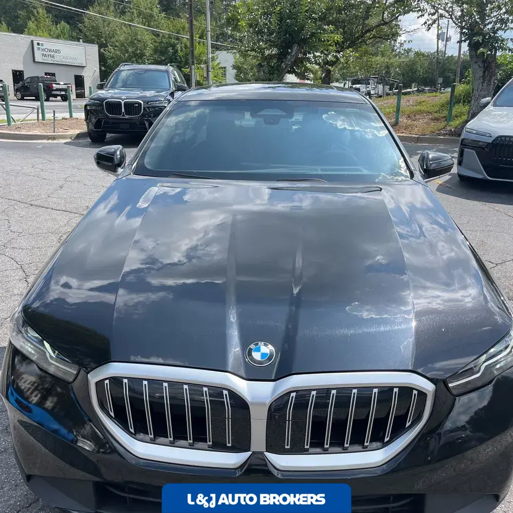2025 BMW 5-Series 530i