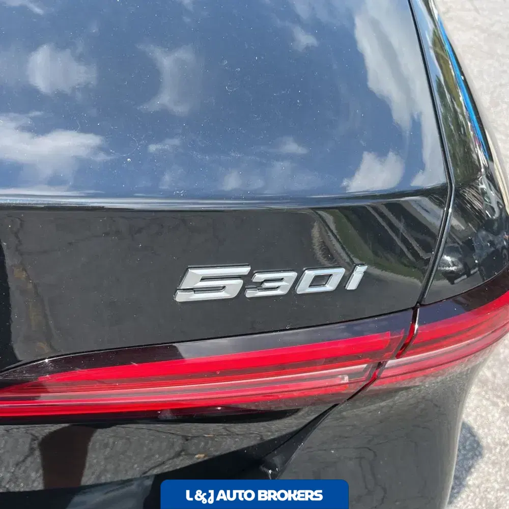 2025 BMW 5-Series 530i