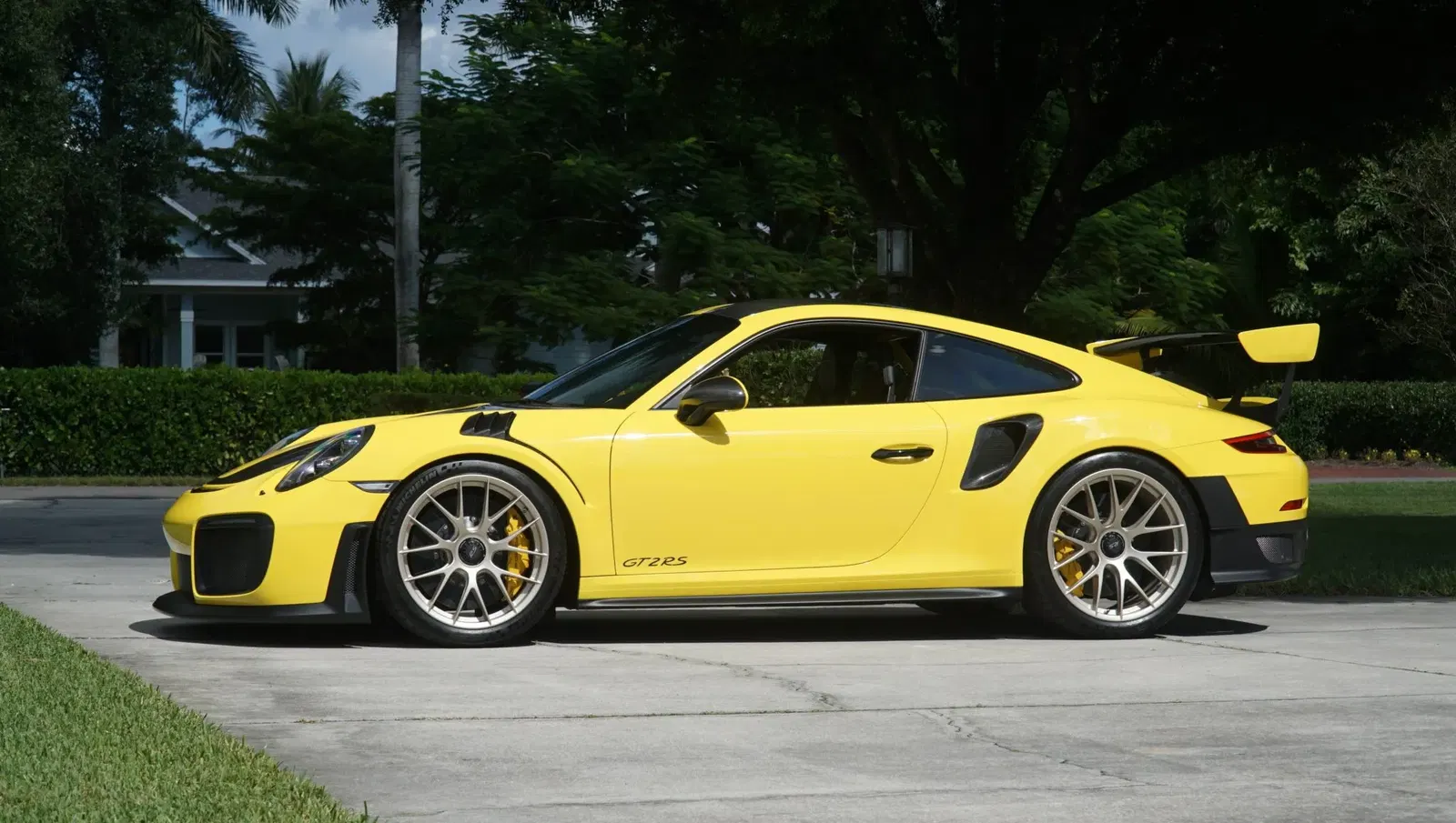 3,300-Mile 2018 Porsche 911 GT2 RS Weissach