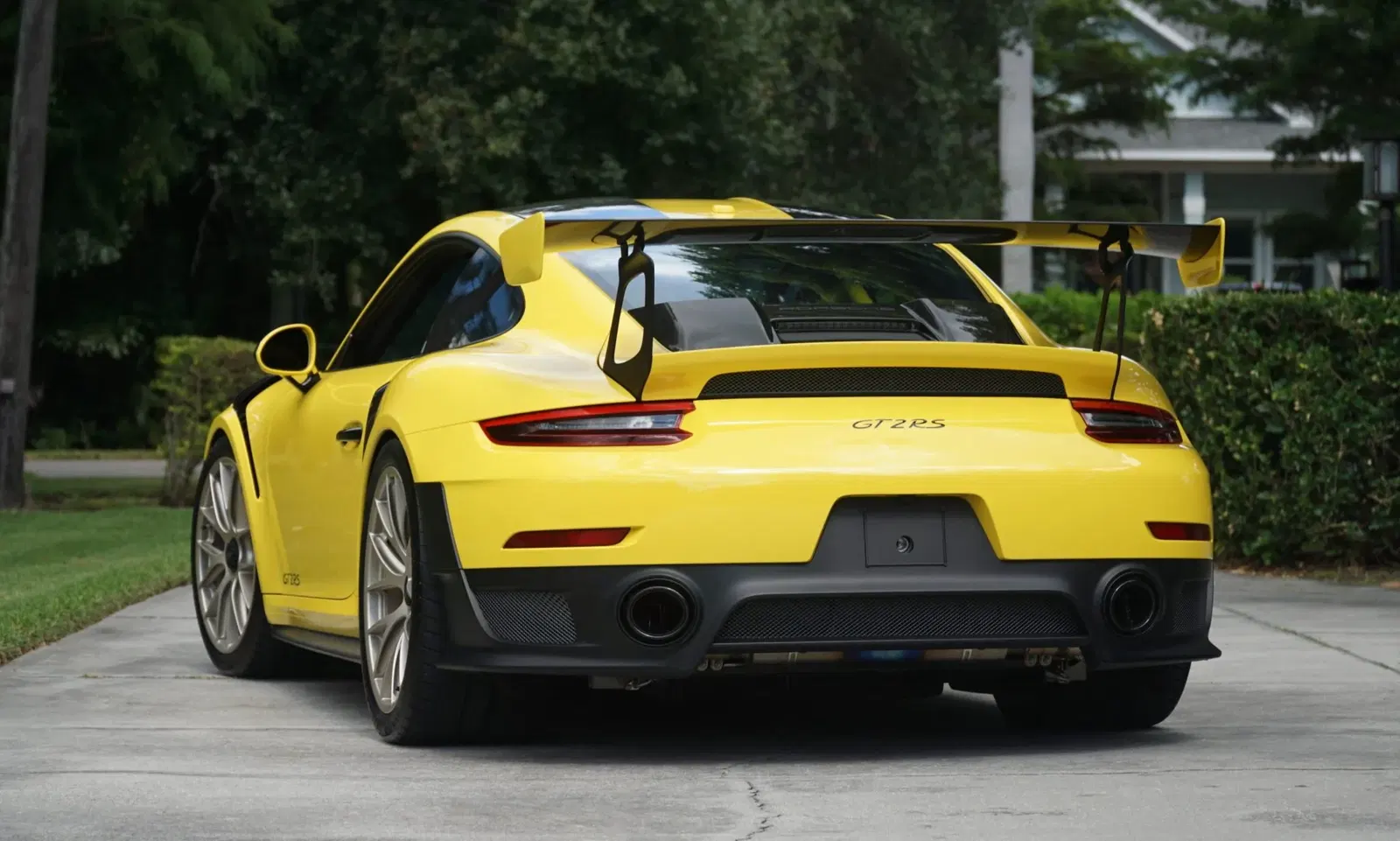 3,300-Mile 2018 Porsche 911 GT2 RS Weissach