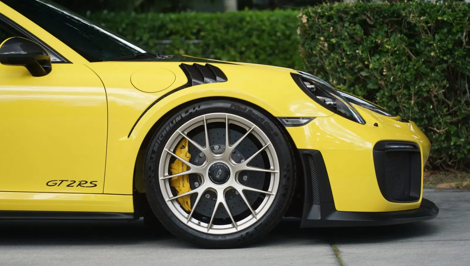3,300-Mile 2018 Porsche 911 GT2 RS Weissach