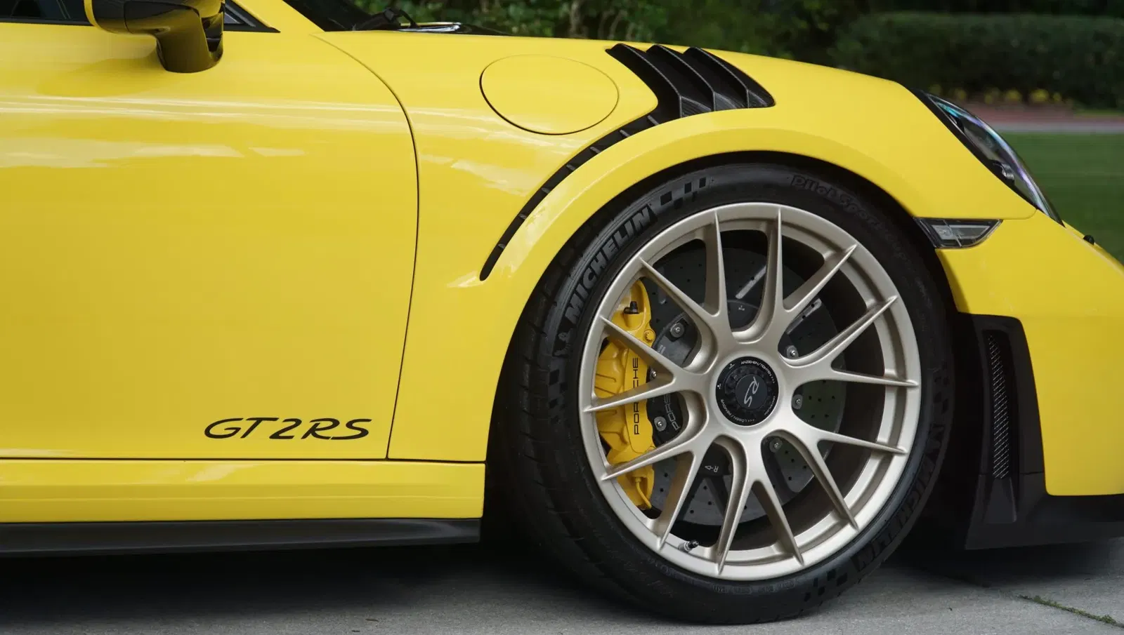 3,300-Mile 2018 Porsche 911 GT2 RS Weissach