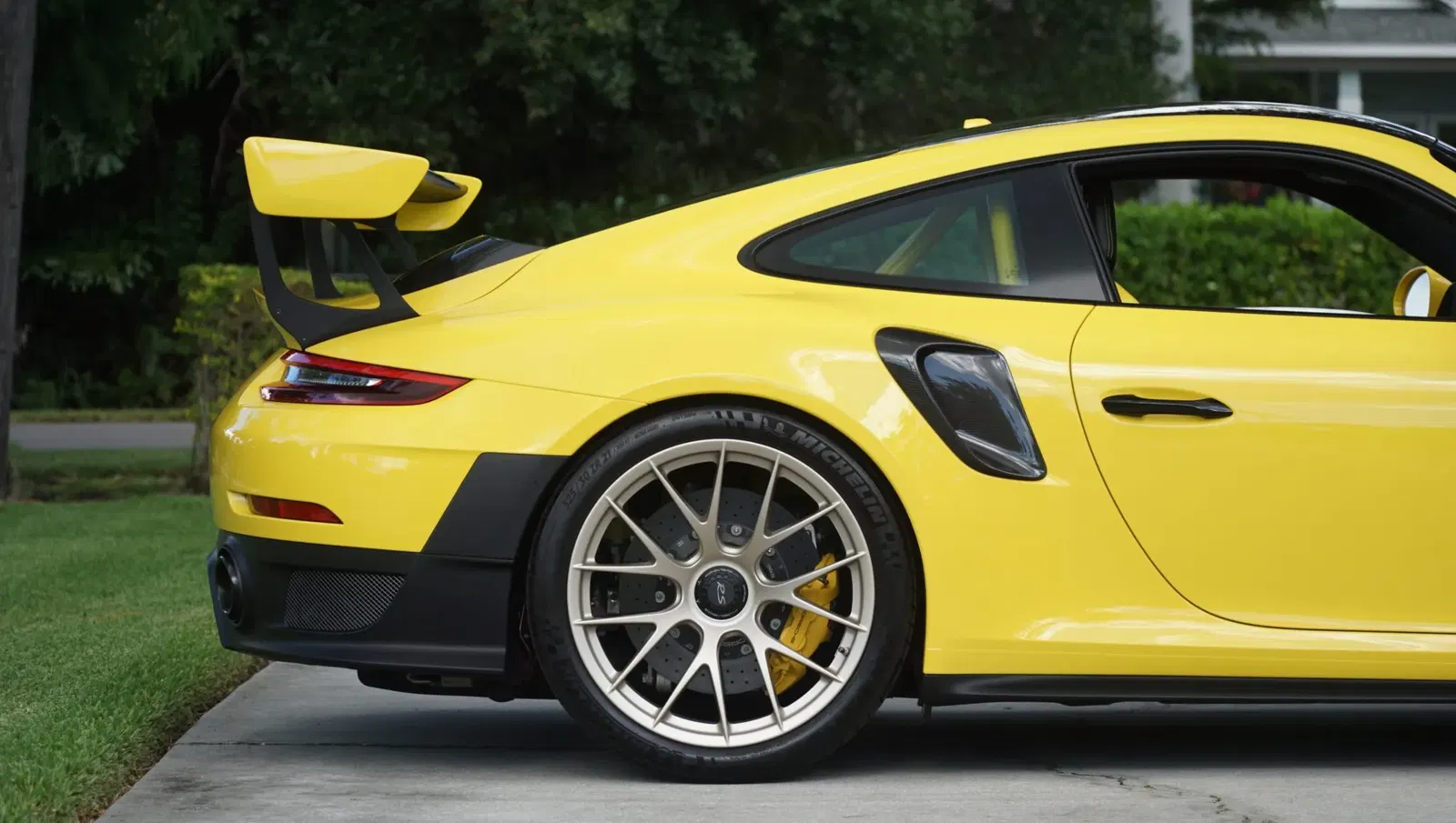 3,300-Mile 2018 Porsche 911 GT2 RS Weissach