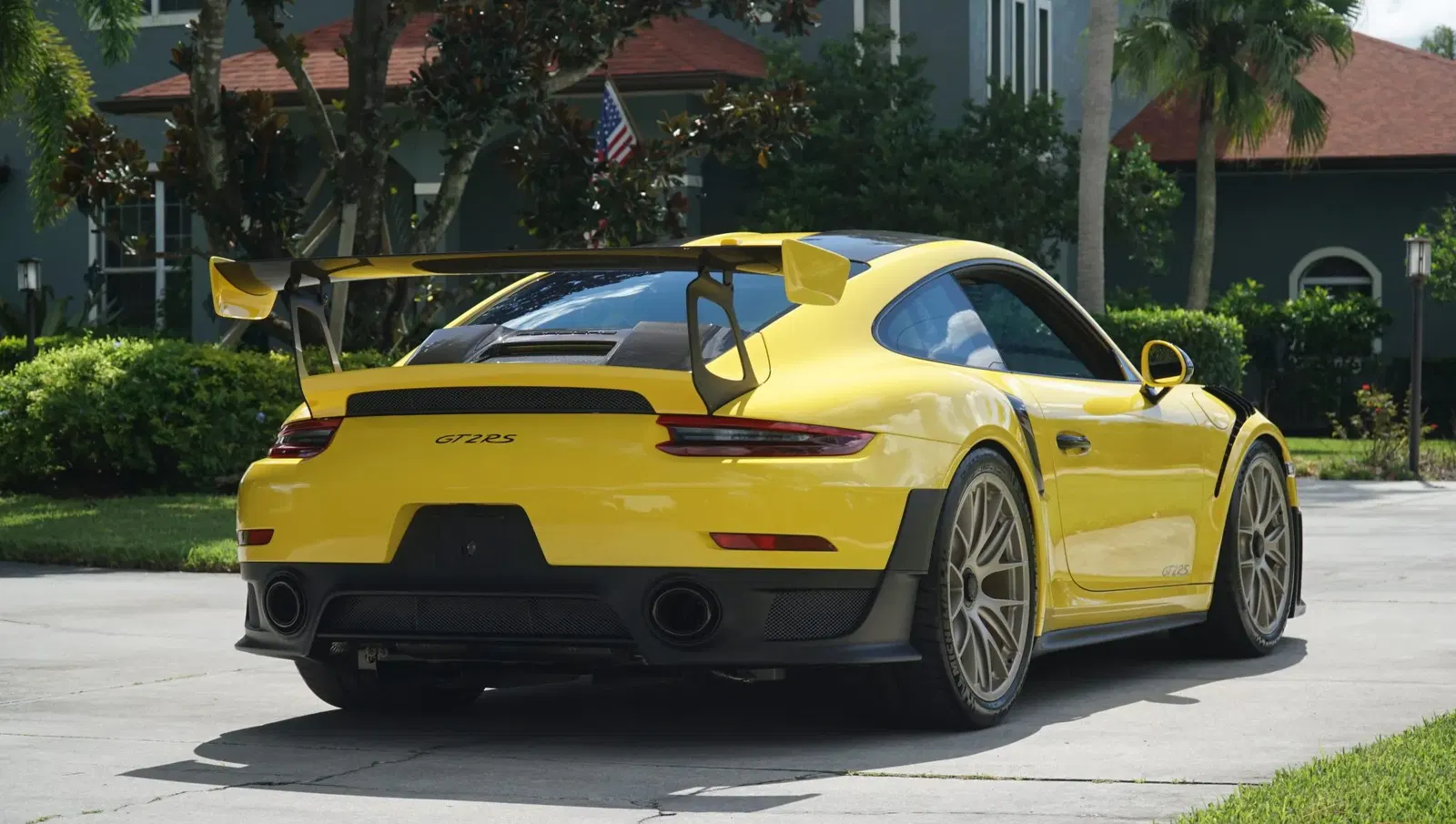 3,300-Mile 2018 Porsche 911 GT2 RS Weissach