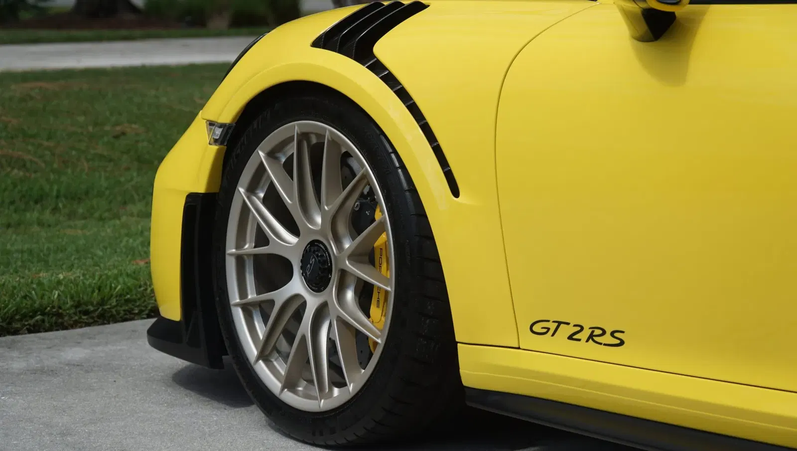 3,300-Mile 2018 Porsche 911 GT2 RS Weissach