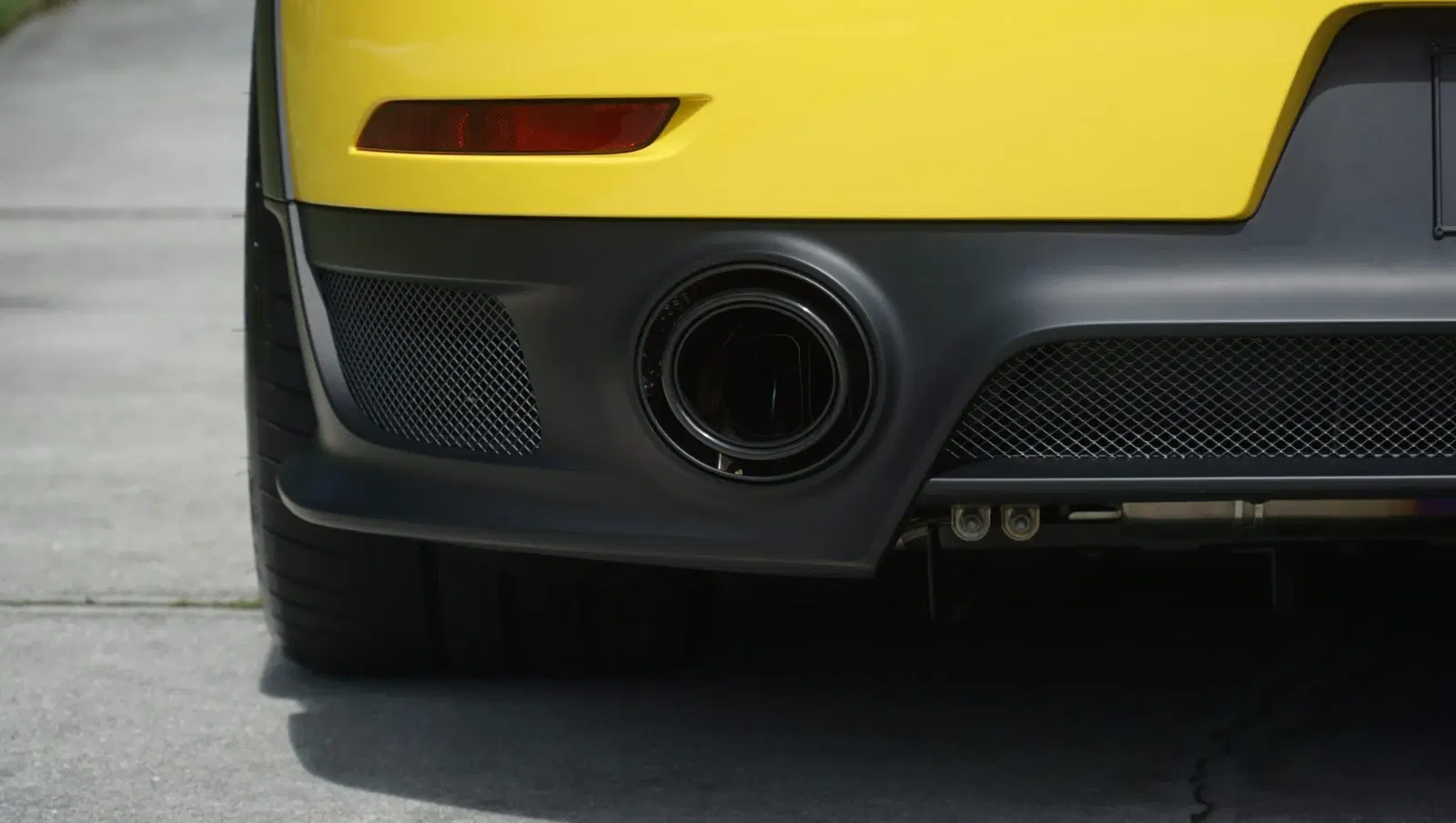 3,300-Mile 2018 Porsche 911 GT2 RS Weissach