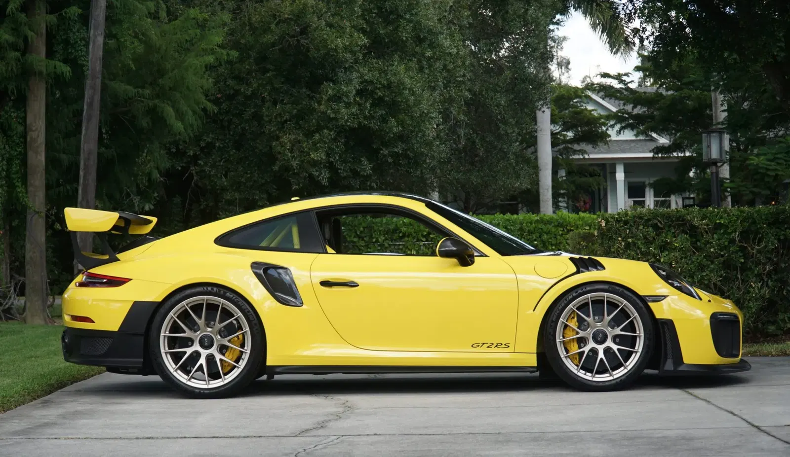 3,300-Mile 2018 Porsche 911 GT2 RS Weissach