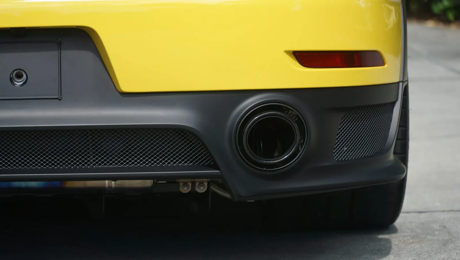 3,300-Mile 2018 Porsche 911 GT2 RS Weissach