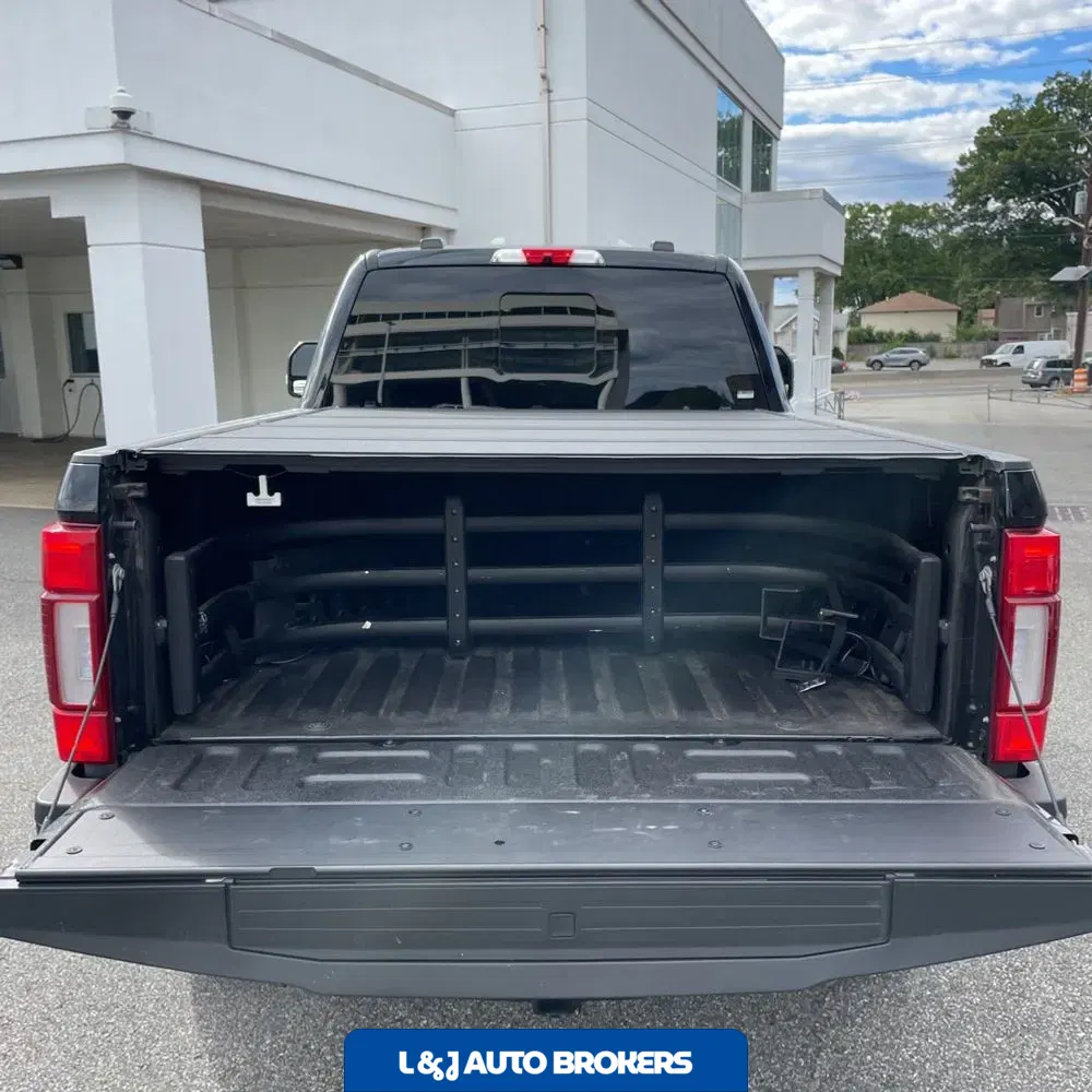 2022 Ford F-350 Super Duty Lariat