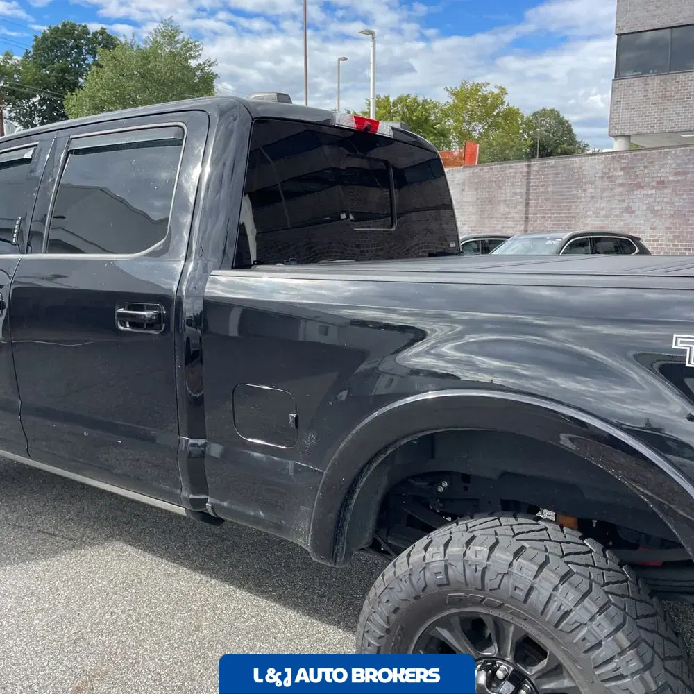 2022 Ford F-350 Super Duty Lariat