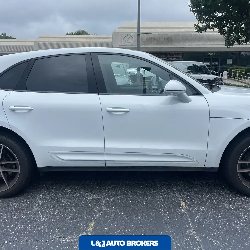 2024 Porsche Macan Base