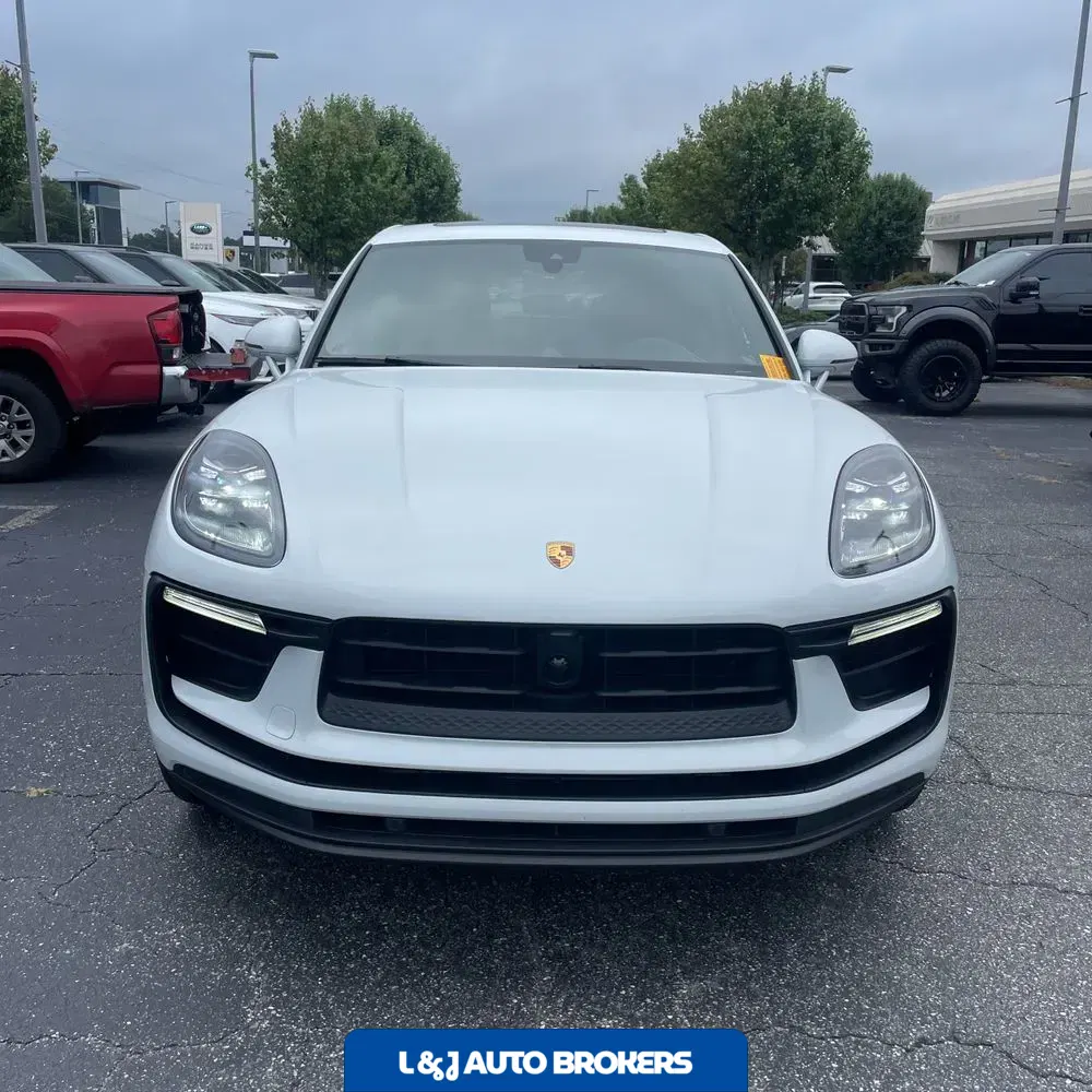 2024 Porsche Macan Base