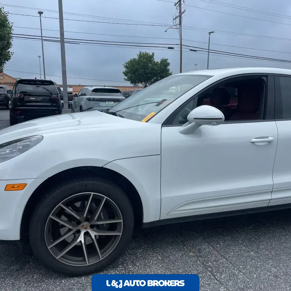 2024 Porsche Macan Base