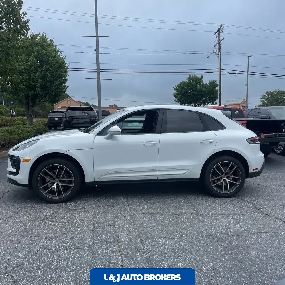 2024 Porsche Macan Base